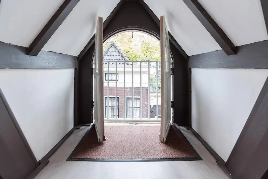 Redlight District Smokers Friendly Private Studio Amsterdam