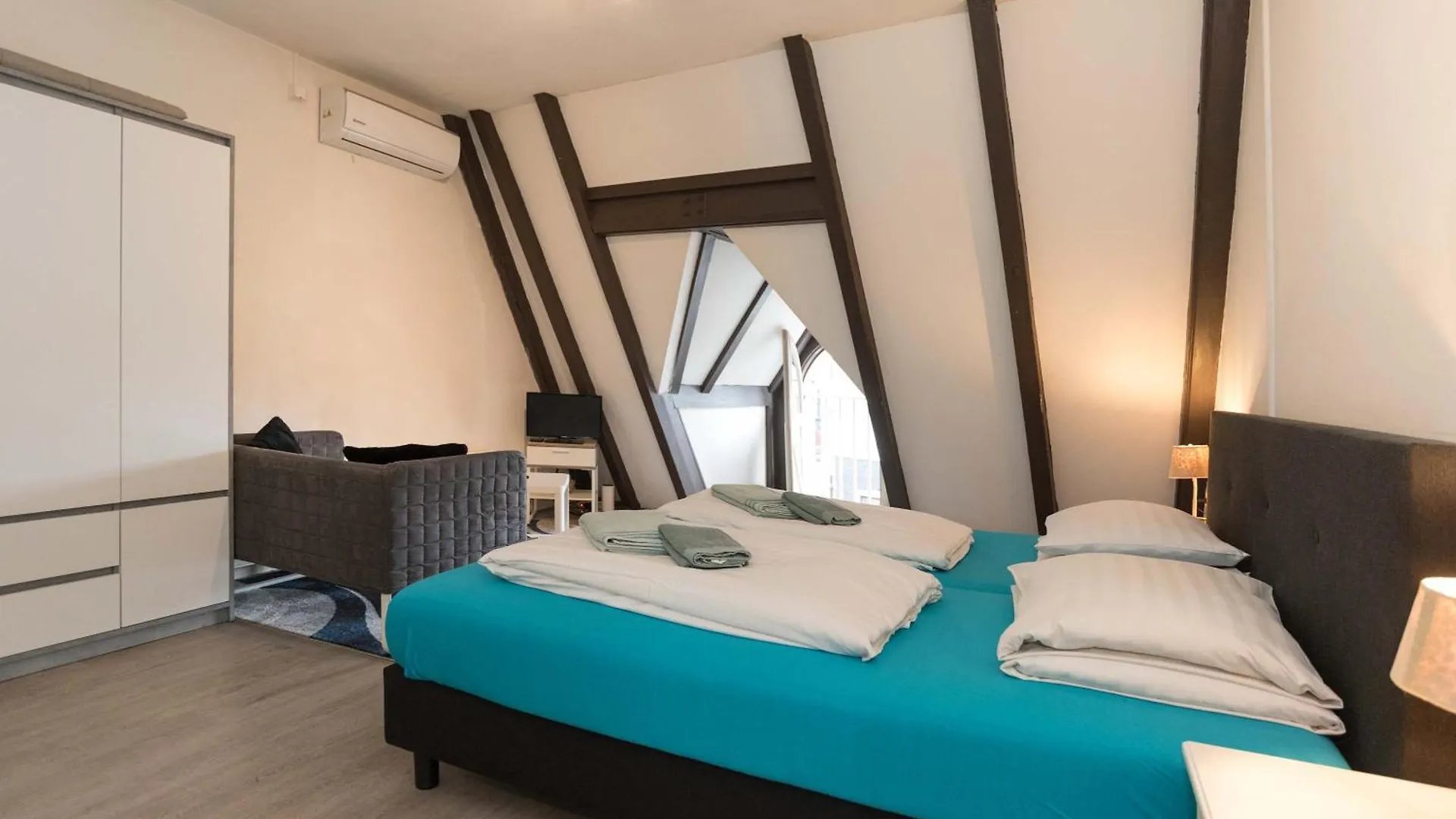 Apartment Redlight District Smokers Friendly Private Studio Amsterdam