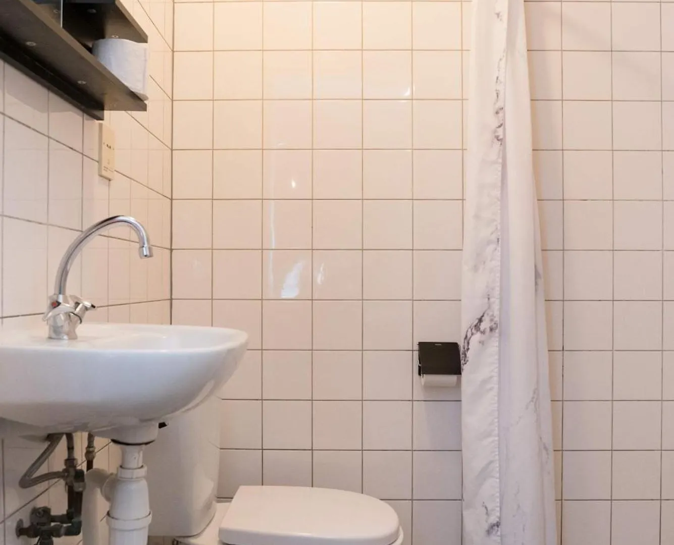 Redlight District Smokers Friendly Private Studio Amsterdam Apartment
